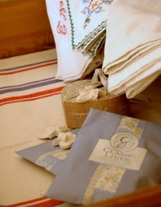 lining the drawer with cotton towl 