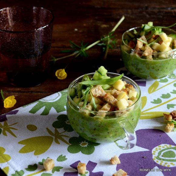 Sorrel, cucumber and kiwi gazpacho